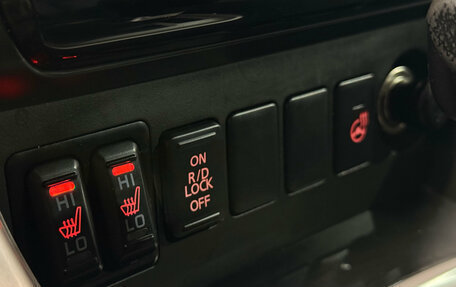 Mitsubishi Pajero Sport III рестайлинг, 2017 год, 2 475 000 рублей, 7 фотография