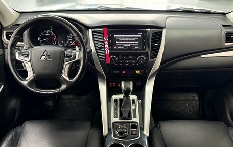 Mitsubishi Pajero Sport III рестайлинг, 2017 год, 2 475 000 рублей, 8 фотография