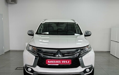 Mitsubishi Pajero Sport III рестайлинг, 2017 год, 2 475 000 рублей, 2 фотография