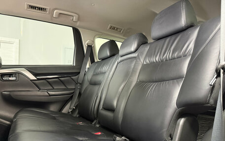 Mitsubishi Pajero Sport III рестайлинг, 2017 год, 2 475 000 рублей, 17 фотография