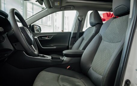 Toyota RAV4, 2025 год, 4 990 000 рублей, 11 фотография