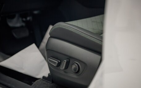 Toyota RAV4, 2025 год, 4 990 000 рублей, 17 фотография