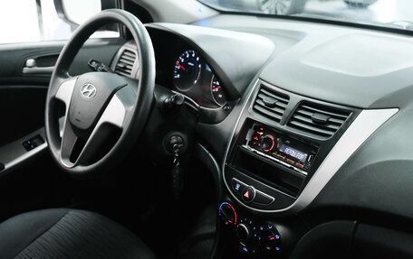 Hyundai Solaris II рестайлинг, 2015 год, 799 000 рублей, 9 фотография