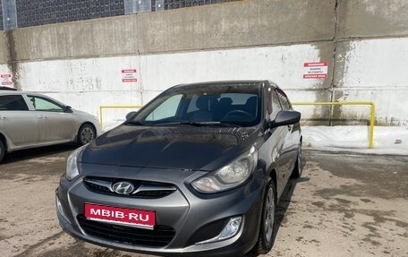 Hyundai Solaris II рестайлинг, 2012 год, 630 000 рублей, 1 фотография