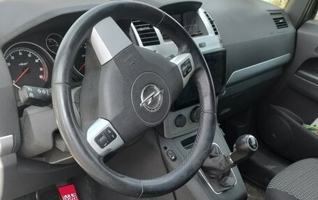 Opel Zafira B, 2012 год, 900 000 рублей, 1 фотография