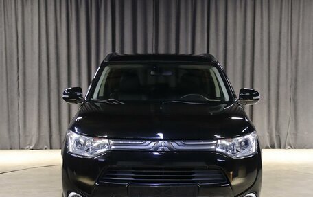 Mitsubishi Outlander III рестайлинг 3, 2014 год, 1 299 000 рублей, 2 фотография