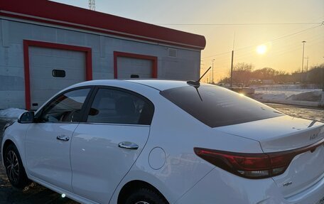 KIA Rio IV, 2022 год, 1 950 000 рублей, 2 фотография