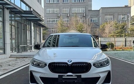 BMW 1 серия, 2022 год, 2 000 000 рублей, 2 фотография