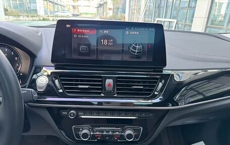 BMW 1 серия, 2022 год, 2 000 000 рублей, 18 фотография