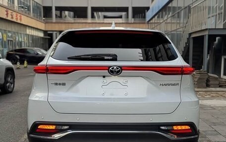 Toyota Harrier, 2021 год, 4 300 000 рублей, 3 фотография