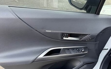 Toyota Harrier, 2021 год, 4 300 000 рублей, 14 фотография