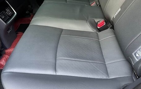 Toyota Harrier, 2021 год, 4 300 000 рублей, 24 фотография