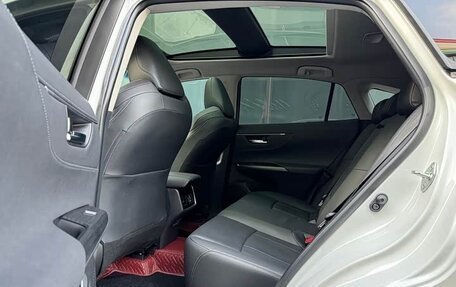 Toyota Harrier, 2021 год, 4 300 000 рублей, 23 фотография