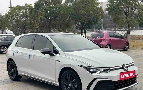 Volkswagen Golf VIII, 2022 год, 2 000 000 рублей, 3 фотография