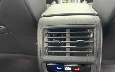 Volkswagen Golf VIII, 2022 год, 2 000 000 рублей, 20 фотография