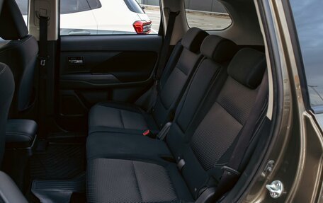 Mitsubishi Outlander III рестайлинг 3, 2021 год, 1 695 000 рублей, 16 фотография