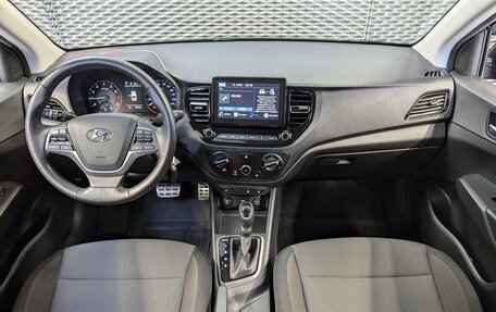 Hyundai Solaris II рестайлинг, 2021 год, 1 595 000 рублей, 12 фотография