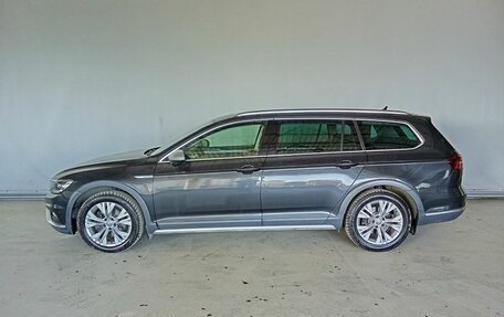 Volkswagen Passat B8 рестайлинг, 2018 год, 2 395 000 рублей, 8 фотография