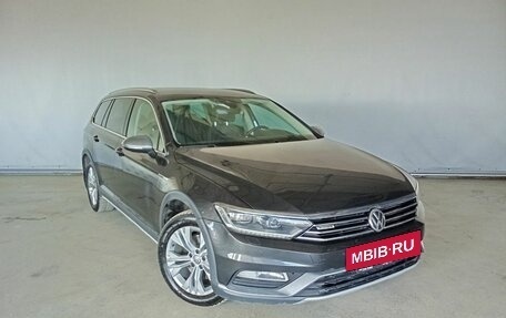Volkswagen Passat B8 рестайлинг, 2018 год, 2 395 000 рублей, 3 фотография