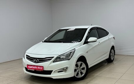 Hyundai Solaris II рестайлинг, 2015 год, 690 000 рублей, 1 фотография