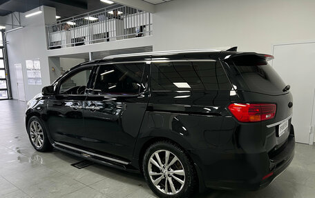 KIA Carnival III, 2018 год, 2 790 000 рублей, 4 фотография