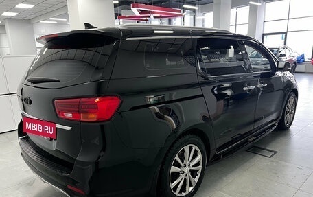 KIA Carnival III, 2018 год, 2 790 000 рублей, 3 фотография