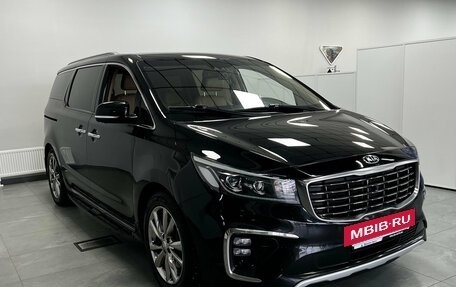 KIA Carnival III, 2018 год, 2 790 000 рублей, 2 фотография
