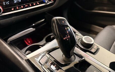 BMW 5 серия, 2019 год, 3 030 000 рублей, 14 фотография