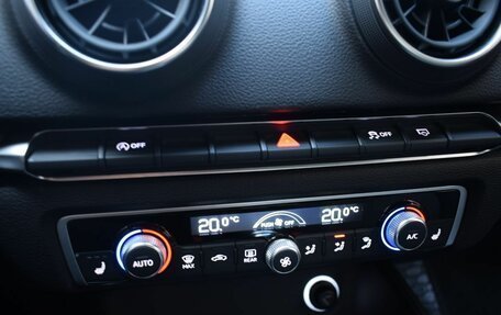 Audi A3, 2018 год, 1 890 000 рублей, 15 фотография