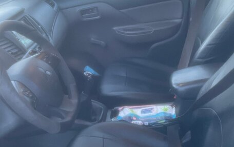 Mitsubishi L200 IV рестайлинг, 2015 год, 1 290 000 рублей, 6 фотография