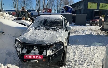 Mitsubishi L200 IV рестайлинг, 2015 год, 1 290 000 рублей, 10 фотография