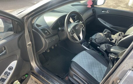 Hyundai Solaris II рестайлинг, 2012 год, 630 000 рублей, 13 фотография