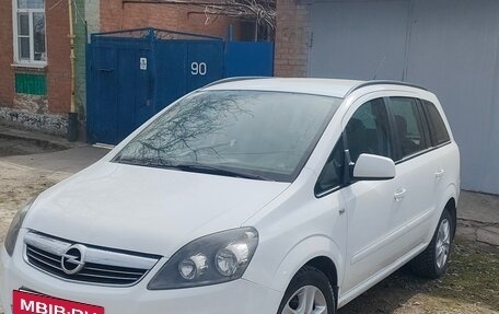 Opel Zafira B, 2012 год, 900 000 рублей, 4 фотография