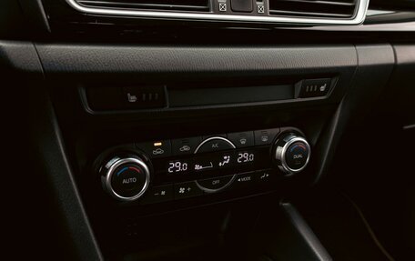 Mazda 3, 2017 год, 1 095 000 рублей, 15 фотография