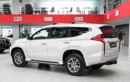 Mitsubishi Pajero Sport III рестайлинг, 2018 год, 2 790 000 рублей, 2 фотография
