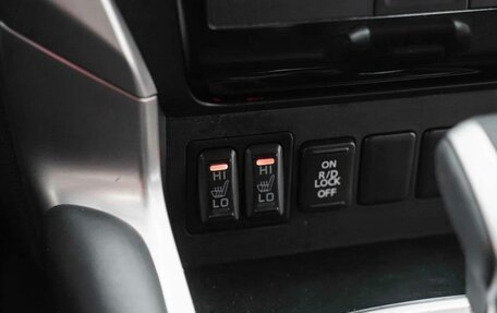 Mitsubishi Pajero Sport III рестайлинг, 2018 год, 2 790 000 рублей, 11 фотография