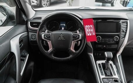 Mitsubishi Pajero Sport III рестайлинг, 2018 год, 2 790 000 рублей, 7 фотография