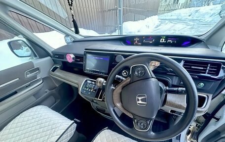 Honda Stepwgn IV, 2016 год, 2 000 000 рублей, 3 фотография