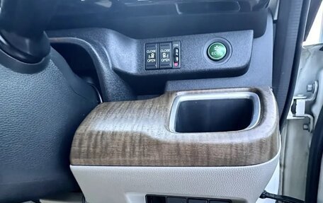 Honda Stepwgn IV, 2016 год, 2 000 000 рублей, 2 фотография