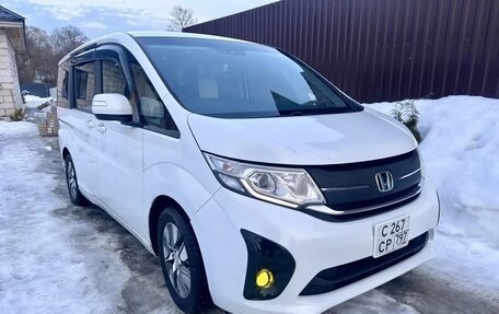 Honda Stepwgn IV, 2016 год, 2 000 000 рублей, 5 фотография