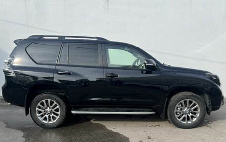 Toyota Land Cruiser Prado 150 рестайлинг 2, 2017 год, 3 200 000 рублей, 4 фотография