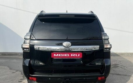 Toyota Land Cruiser Prado 150 рестайлинг 2, 2017 год, 3 200 000 рублей, 6 фотография