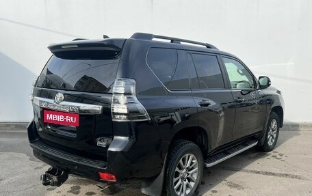Toyota Land Cruiser Prado 150 рестайлинг 2, 2017 год, 3 200 000 рублей, 5 фотография