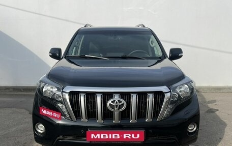 Toyota Land Cruiser Prado 150 рестайлинг 2, 2017 год, 3 200 000 рублей, 2 фотография