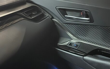 Toyota C-HR I рестайлинг, 2018 год, 2 500 000 рублей, 2 фотография