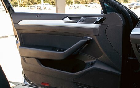 Volkswagen Passat B8 рестайлинг, 2018 год, 1 815 000 рублей, 12 фотография