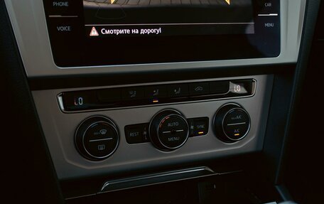 Volkswagen Passat B8 рестайлинг, 2018 год, 1 815 000 рублей, 15 фотография