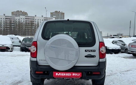 Chevrolet Niva I рестайлинг, 2019 год, 730 000 рублей, 6 фотография