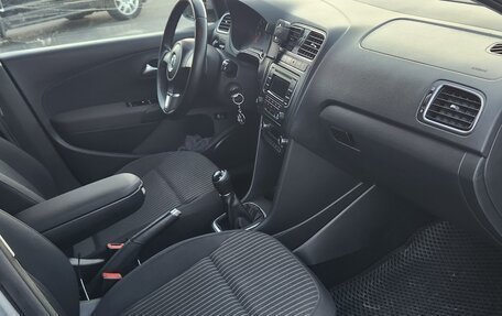 Volkswagen Polo VI (EU Market), 2015 год, 700 000 рублей, 9 фотография