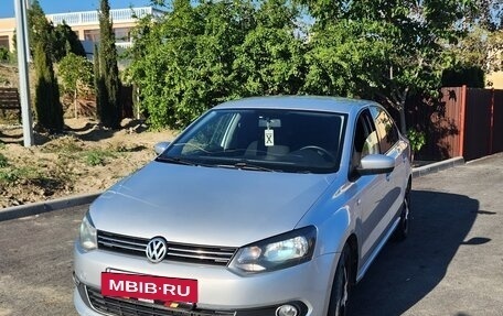 Volkswagen Polo VI (EU Market), 2015 год, 700 000 рублей, 2 фотография